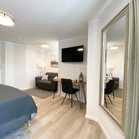 Qt - Neu - Lage - Parkplatz *