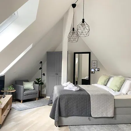 Qt - Neu - Lage - Parkplatz *