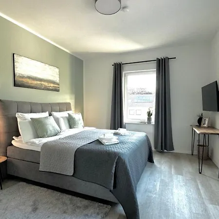 Apartment Qt - Neu - Lage - Parkplatz *