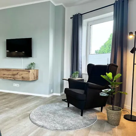 Apartment Qt - Neu - Lage - Parkplatz