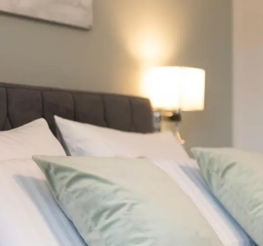 Qt - Neu - Lage - Parkplatz * 代特莫尔德