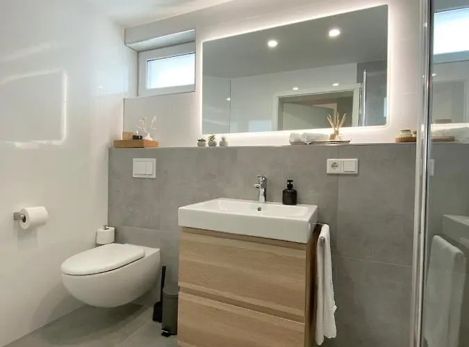 Qt - Neu - Lage - Parkplatz Detmold