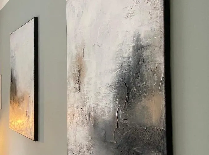 Qt - Neu - Lage - Parkplatz * 代特莫尔德