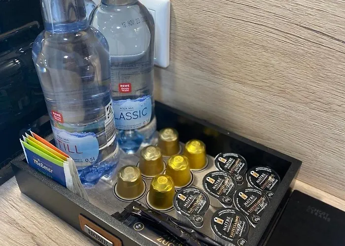 Qt - Neu - Lage - Parkplatz * 代特莫尔德